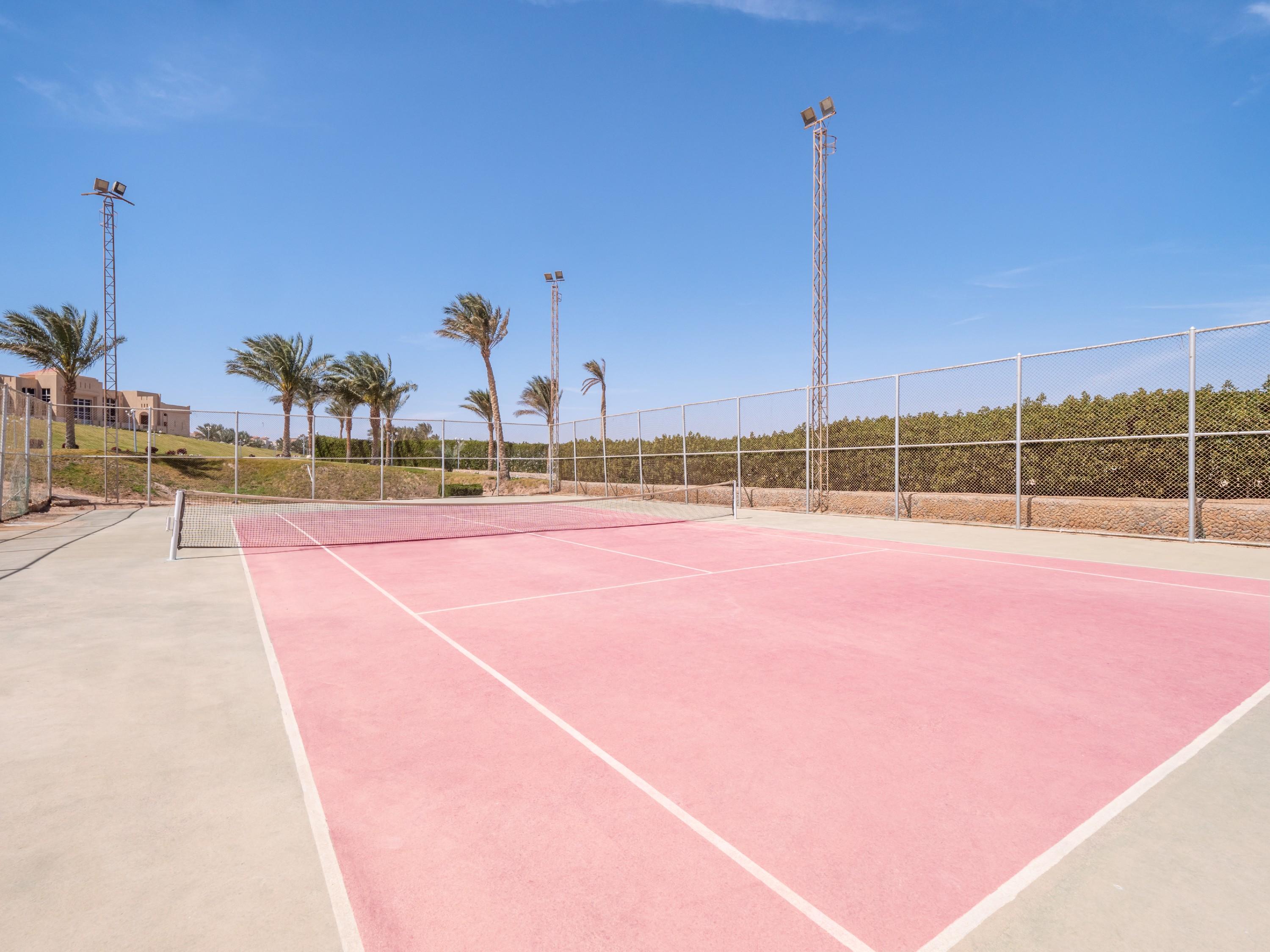 Serenity Alpha Beach - Ex Serenity Makadi Beach Exterior foto Tennis court at the resort